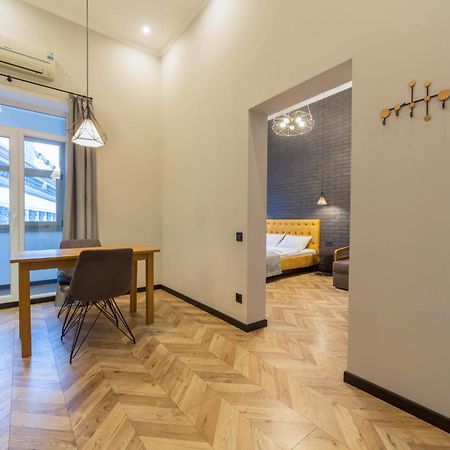 Idea Design Apart-Hotel Prorizna キエフ エクステリア 写真